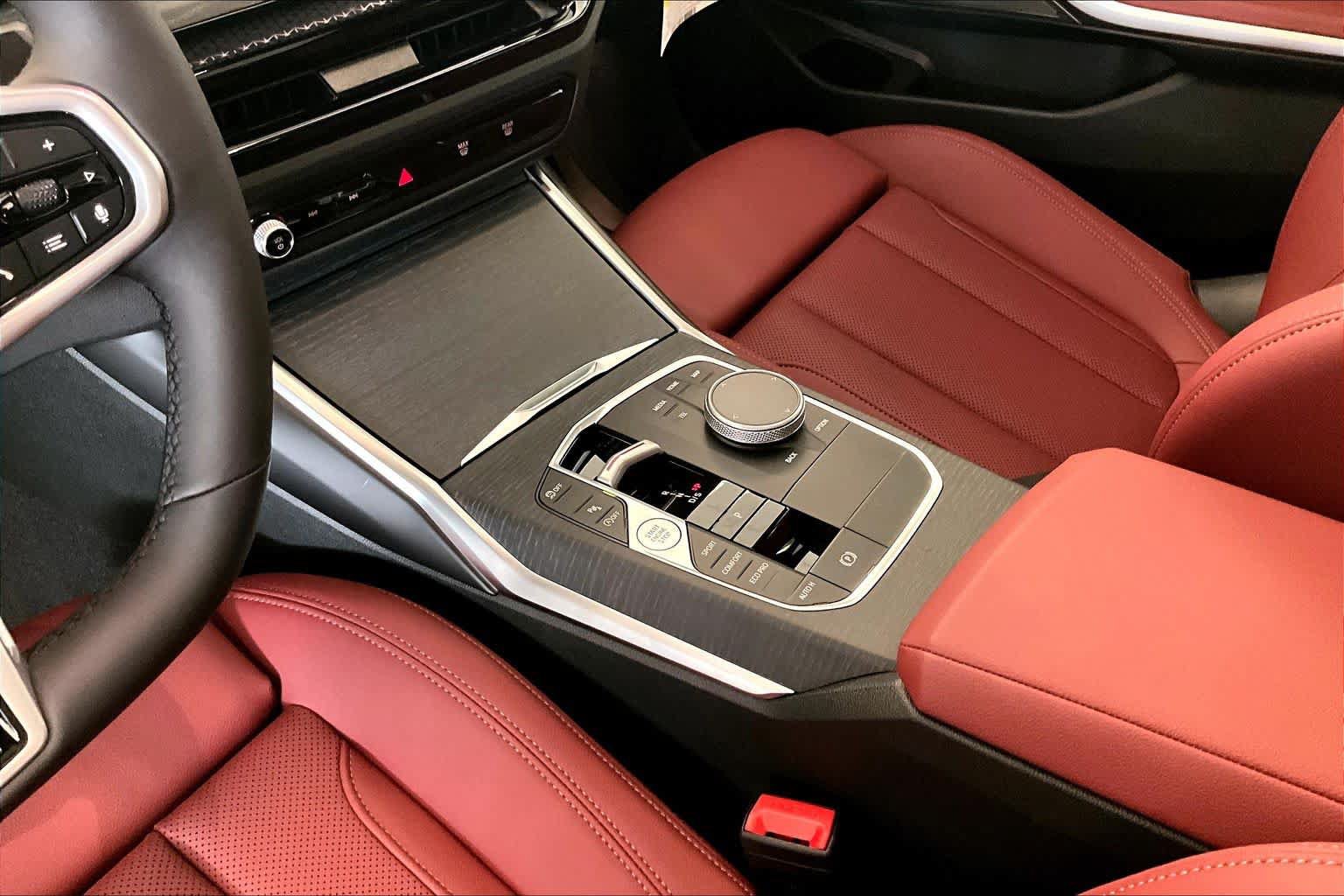 Used 2026 BMW 330i Sedan w/ M Sport Package RWD image 14