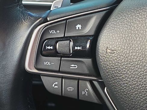 Used 2018 Honda Accord Touring image 28