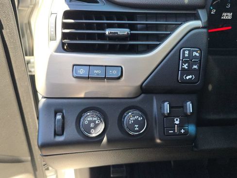 Used 2018 GMC Yukon Denali w/ Denali Ultimate Package AWD/4WD image 33