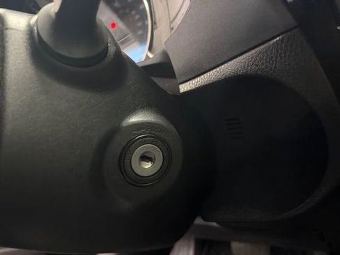 Used 2014 Toyota Corolla LE image 20