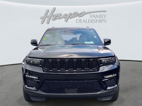 Used 2024 Jeep Grand Cherokee Limited w/ Black Appearance Package RWD image 11