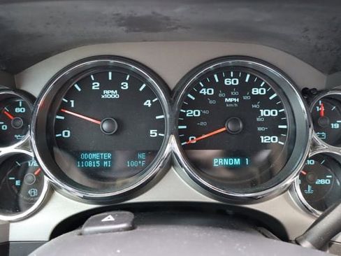 Used 2009 GMC Sierra 2500 SLE w/ Convenience Package AWD/4WD image 8