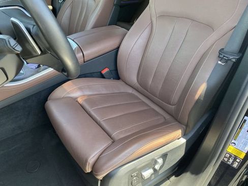 Used 2022 BMW X5 xDrive40i w/ Luxury Seating Package AWD/4WD image 17