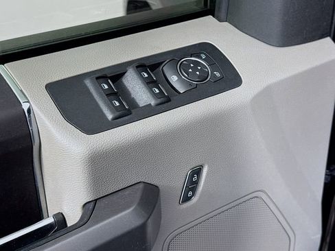 Used 2019 Ford F150 XLT image 18