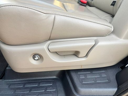 Used 2016 Honda Pilot Touring image 17