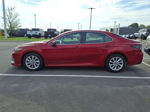 Used 2024 Toyota Camry LE FWD image 4
