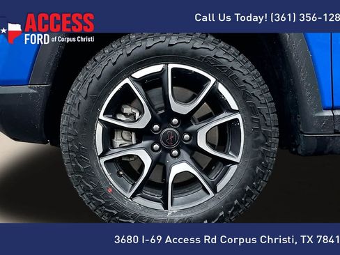 Used 2025 Jeep Compass Trailhawk AWD/4WD image 7