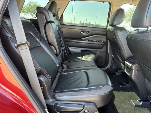 Used 2023 Nissan Pathfinder SL FWD image 22