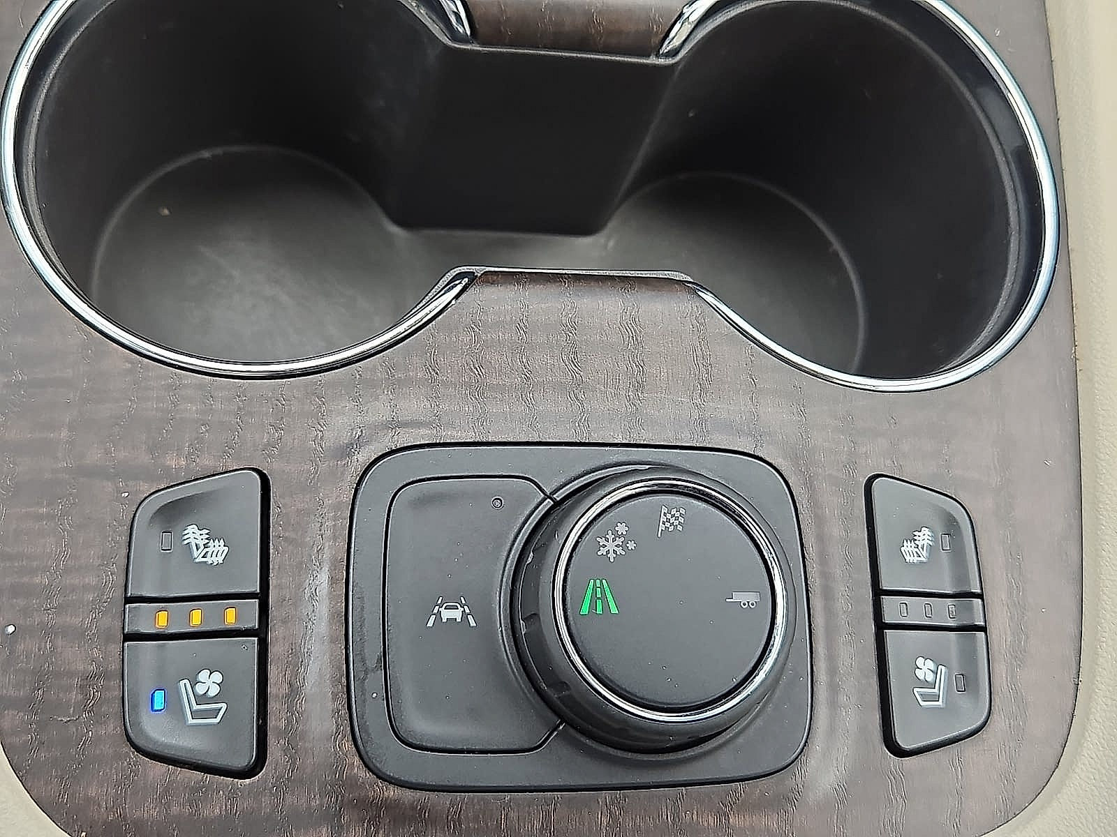Used 2023 GMC Acadia Denali w/ Denali Ultimate Package FWD image 18