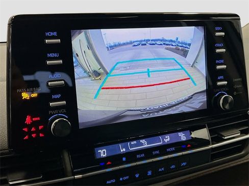 Used 2021 Toyota Sienna LE image 11