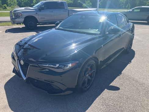 Used 2024 Alfa Romeo Giulia Ti w/ Performance Driving Package AWD/4WD image 3