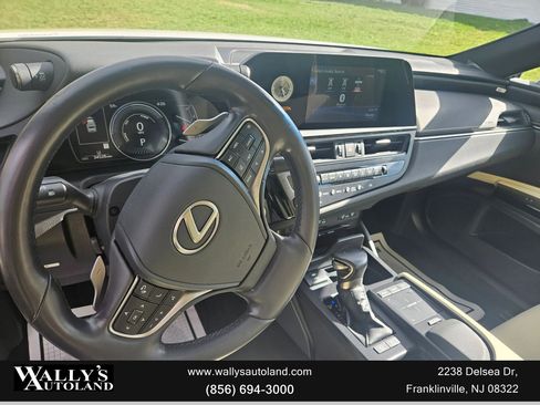 Used 2022 Lexus ES 300h w/ Premium Package image 21