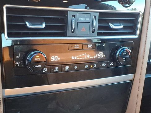 Used 2023 INFINITI QX80 Sensory w/ All-Season Package image 25