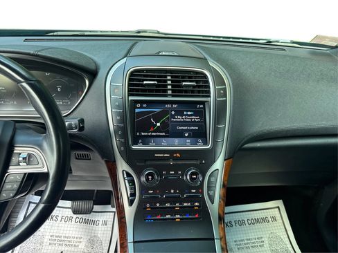 Used 2020 Lincoln Nautilus Reserve AWD/4WD image 17