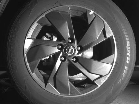 Used 2025 Nissan Rogue SV AWD/4WD image 12