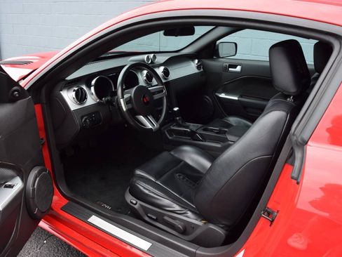 Used 2007 Ford Mustang GT Premium RWD image 2