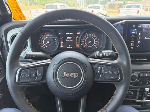 Used 2024 Jeep Wrangler Unlimited Sport AWD/4WD image 44