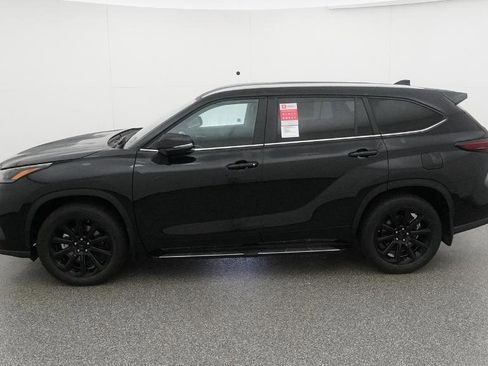 New 2026 Toyota Highlander XLE image 3