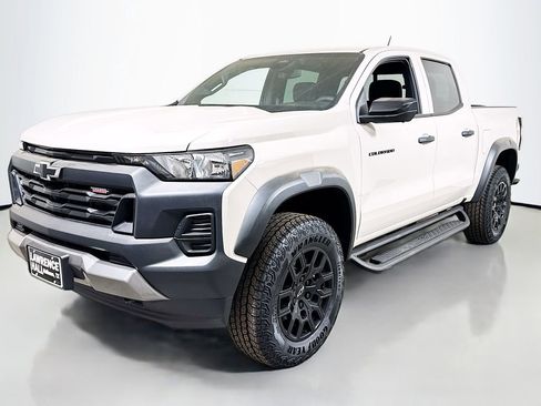New 2026 Chevrolet Colorado Trail Boss AWD/4WD image 1