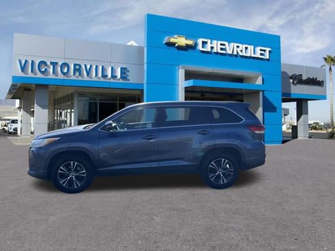 Used 2019 Toyota Highlander LE FWD image 8