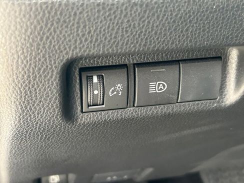Certified 2022 Toyota RAV4 LE AWD/4WD image 24