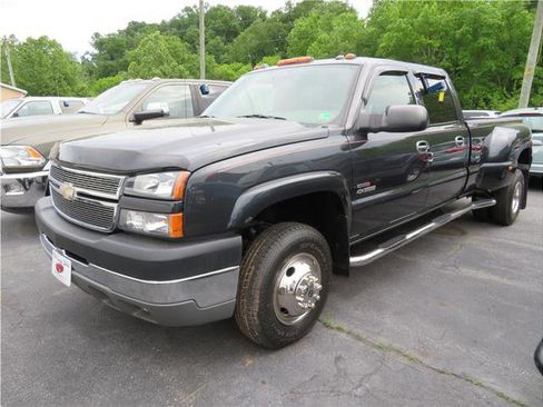 Used 2005 Chevrolet Silverado 3500 LT w/ Heavy-Duty Power Package image 13
