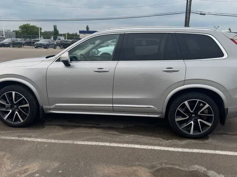 Used 2024 Volvo XC90 B5 Plus w/ Protection Package Premier AWD/4WD image 8