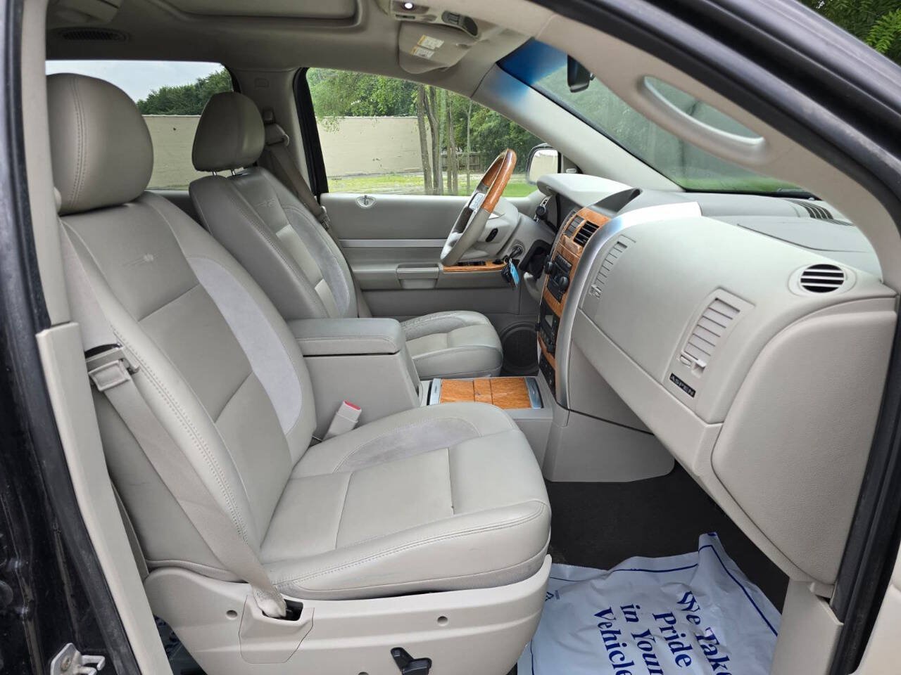 Used 2007 Chrysler Aspen Limited AWD/4WD image 14