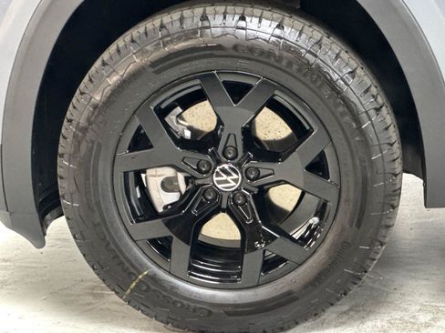 New 2026 Volkswagen Atlas Peak Edition AWD/4WD image 25