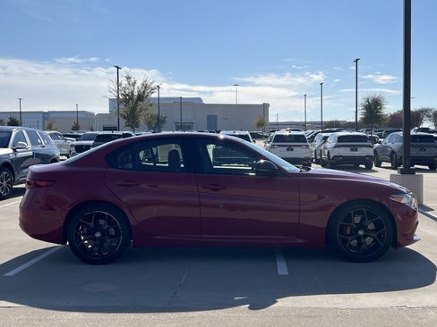 Used 2021 Alfa Romeo Giulia Ti w/ Nero Edizione image 10