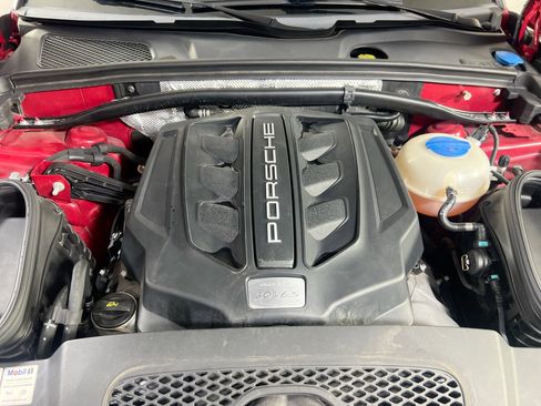 Used 2018 Porsche Macan S image 31
