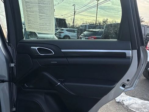 Used 2016 Porsche Cayenne image 16