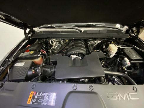 Used 2017 GMC Yukon Denali w/ Open Road Package AWD/4WD image 24