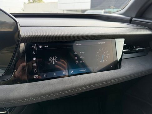 Used 2025 Audi SQ6 e-tron Prestige w/ 21" Black Optic Wheel Package image 25