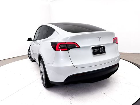 Used 2022 Tesla Model Y Long Range AWD/4WD image 8
