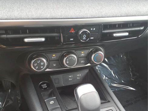 Certified 2025 Nissan Kicks SV FWD image 20