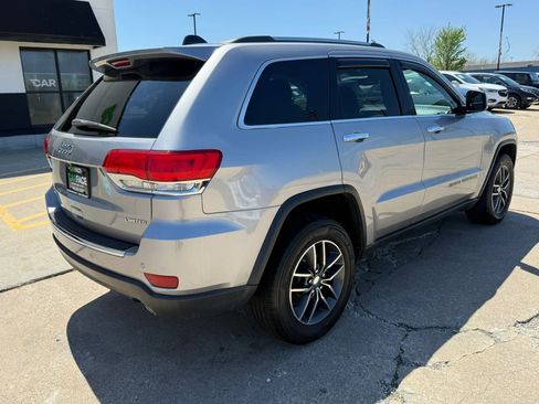 Used 2018 Jeep Grand Cherokee Limited AWD/4WD image 17