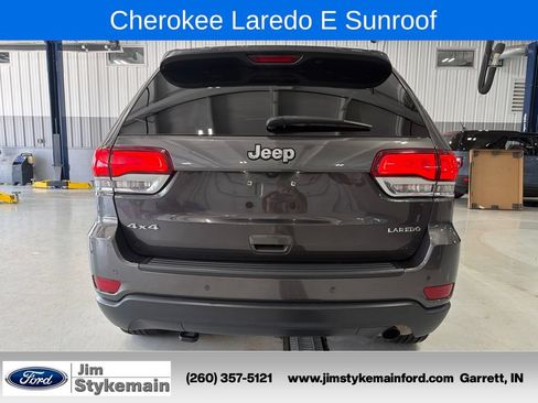 Used 2021 Jeep Grand Cherokee Laredo w/ Security & Convenience Group AWD/4WD image 8