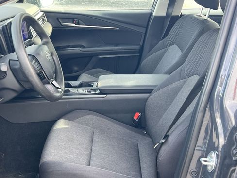 Used 2025 Toyota Camry LE image 10