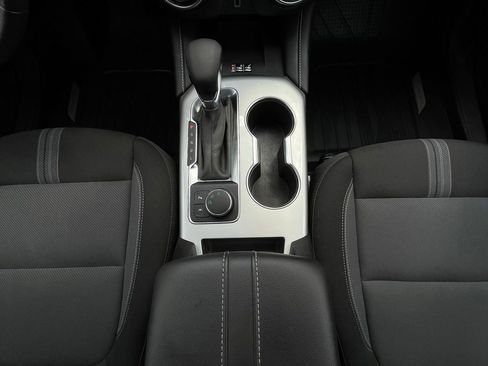 Used 2024 Chevrolet Blazer LT w/ Convenience Package FWD image 19