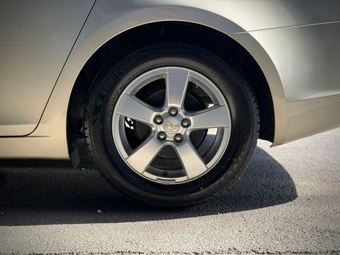 Used 2015 Chevrolet Cruze LT FWD image 21