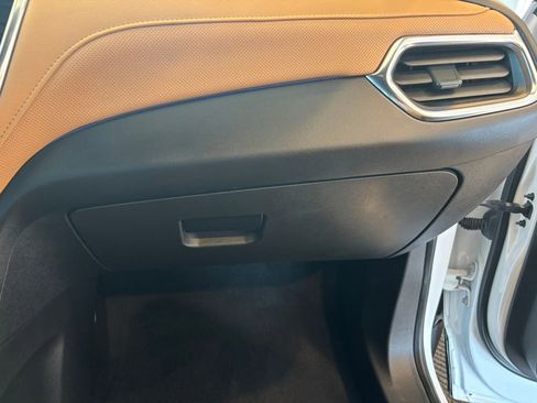 Used 2021 Chevrolet Equinox Premier AWD/4WD image 26