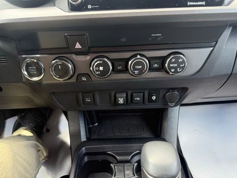 Used 2020 Toyota Tacoma TRD Sport image 27