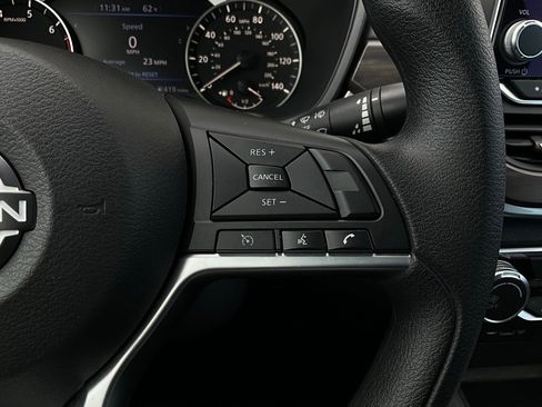 Used 2025 Nissan Altima 2.5 SV image 33