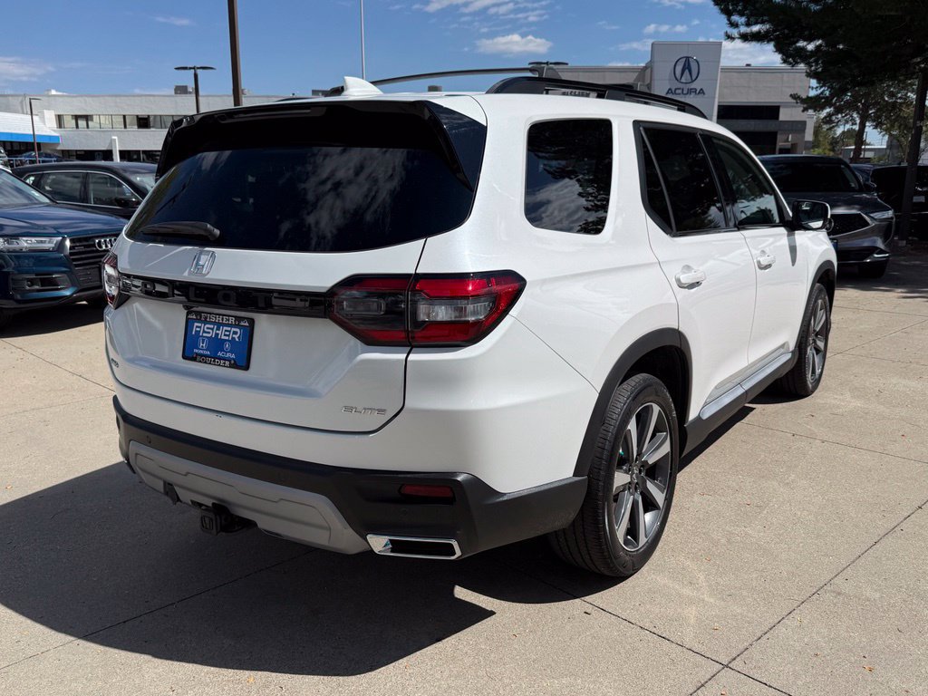 Used 2023 Honda Pilot Elite image 4