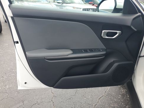 Used 2025 Kia K4 LXS image 15