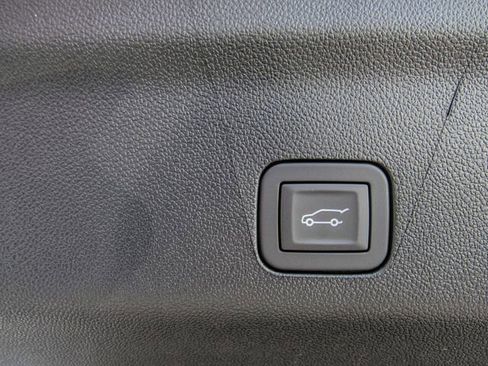 New 2026 GMC Yukon XL Elevation image 10