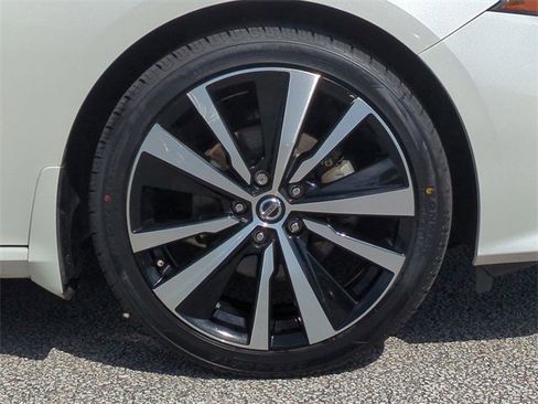 Used 2020 Nissan Altima 2.5 SR image 11