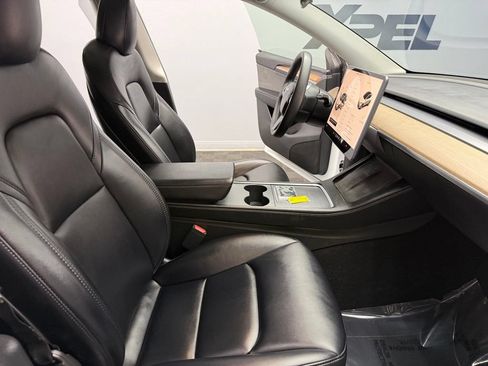Used 2023 Tesla Model Y Long Range AWD/4WD image 47