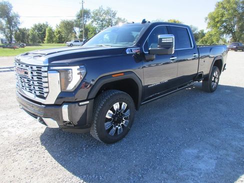 New 2026 GMC Sierra 3500 Denali w/ Denali Reserve Package image 11